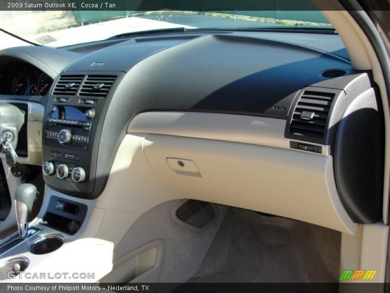 Cocoa / Tan 2009 Saturn Outlook XE