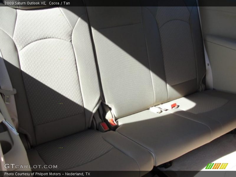 Cocoa / Tan 2009 Saturn Outlook XE