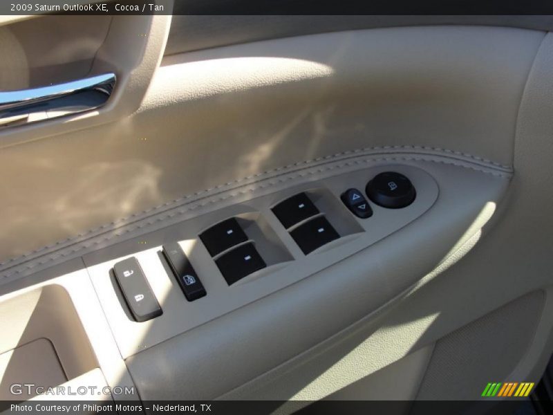 Cocoa / Tan 2009 Saturn Outlook XE