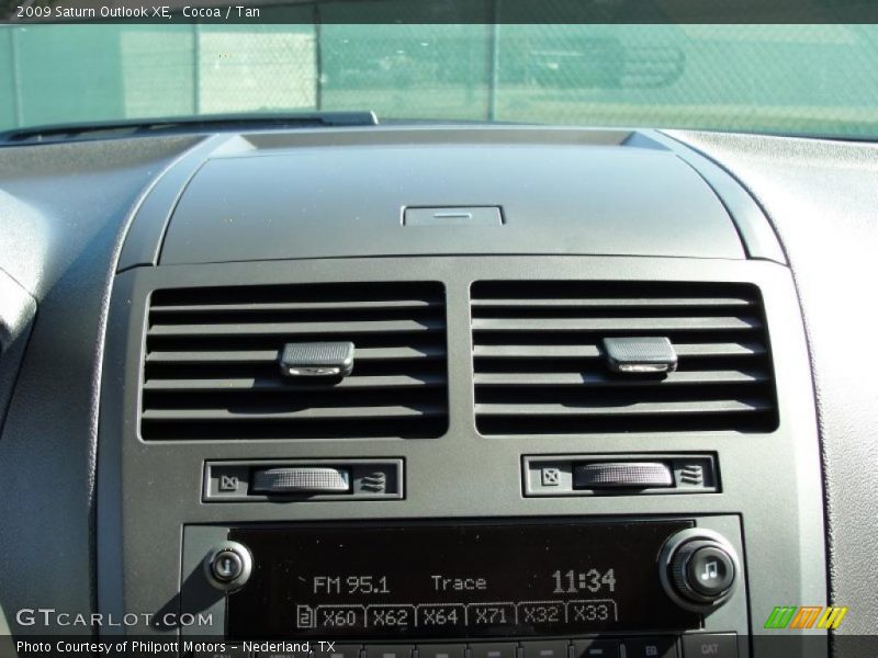 Cocoa / Tan 2009 Saturn Outlook XE