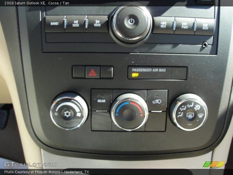 Cocoa / Tan 2009 Saturn Outlook XE