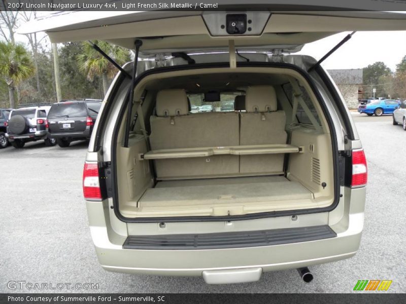 Light French Silk Metallic / Camel 2007 Lincoln Navigator L Luxury 4x4