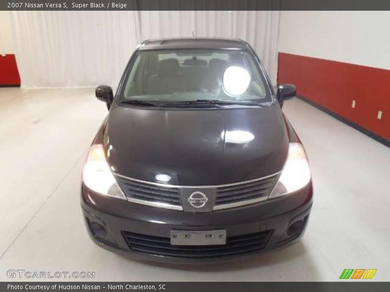Super Black / Beige 2007 Nissan Versa S