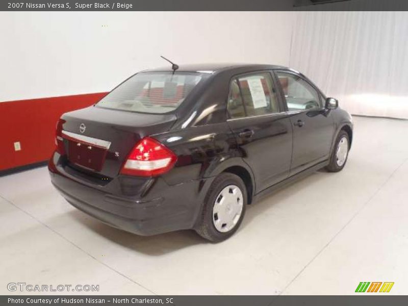 Super Black / Beige 2007 Nissan Versa S