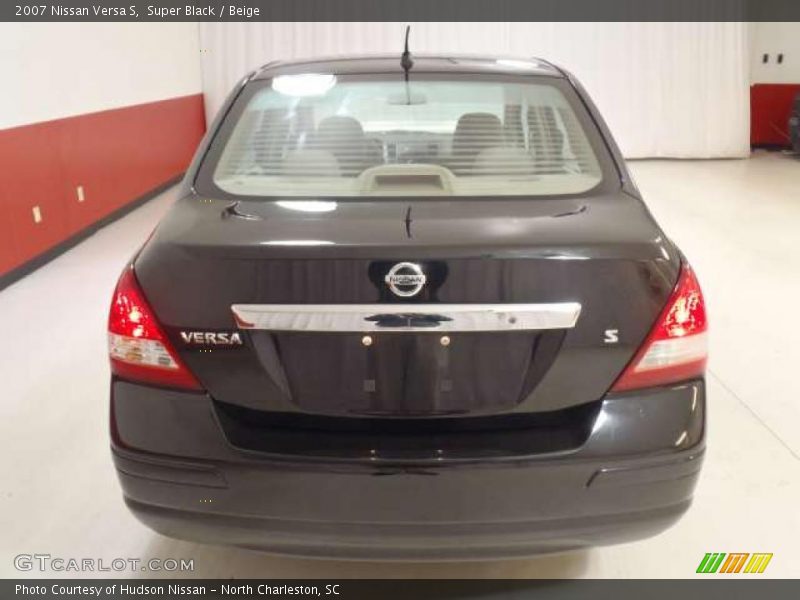 Super Black / Beige 2007 Nissan Versa S