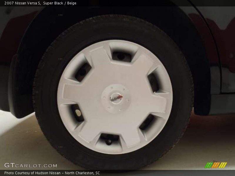 Super Black / Beige 2007 Nissan Versa S