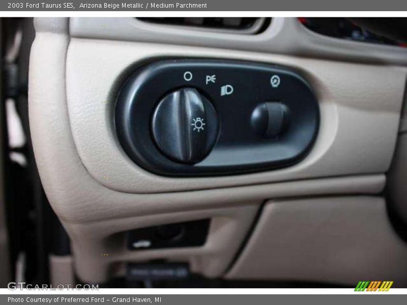 Arizona Beige Metallic / Medium Parchment 2003 Ford Taurus SES