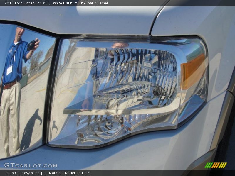 White Platinum Tri-Coat / Camel 2011 Ford Expedition XLT