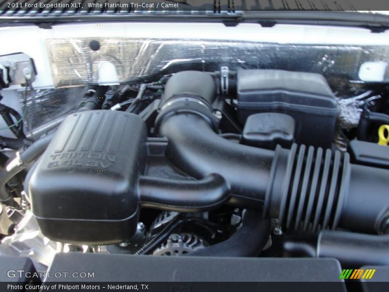 White Platinum Tri-Coat / Camel 2011 Ford Expedition XLT