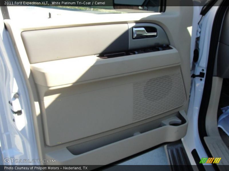 White Platinum Tri-Coat / Camel 2011 Ford Expedition XLT