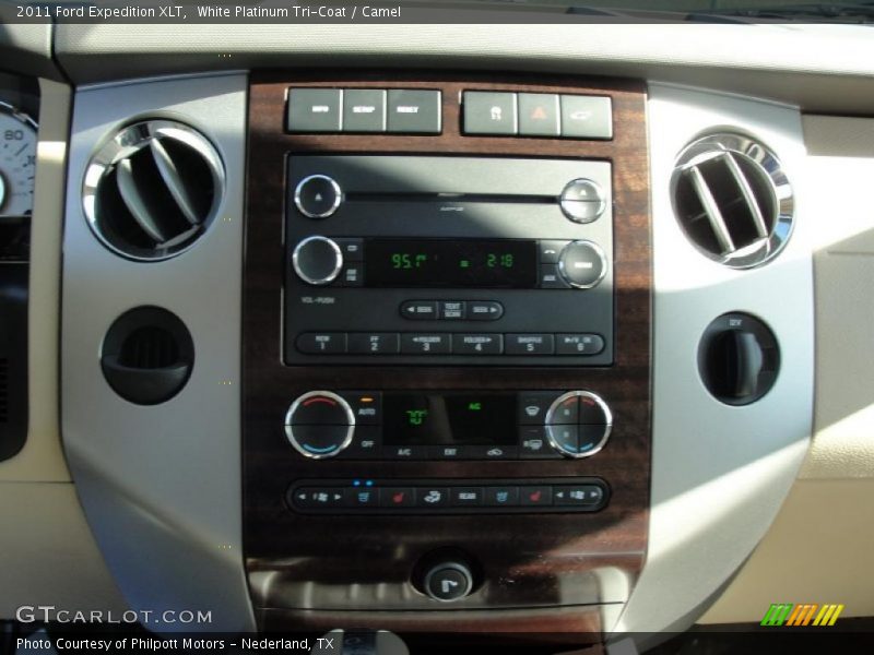 White Platinum Tri-Coat / Camel 2011 Ford Expedition XLT