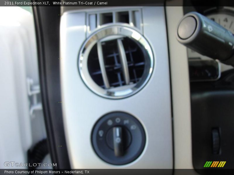 White Platinum Tri-Coat / Camel 2011 Ford Expedition XLT