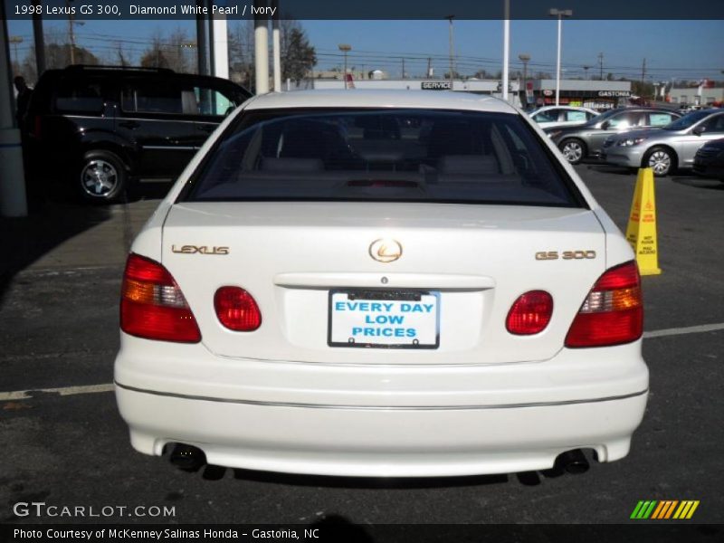Diamond White Pearl / Ivory 1998 Lexus GS 300