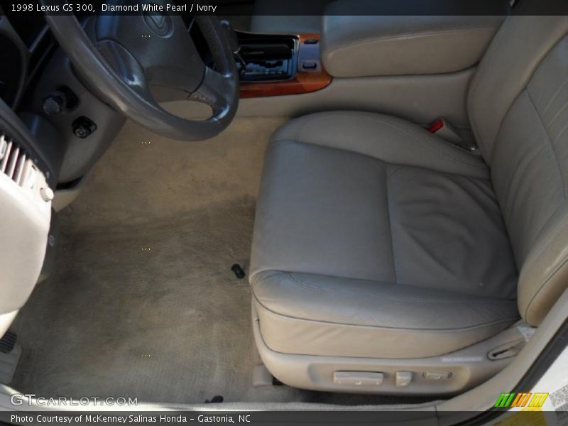 Diamond White Pearl / Ivory 1998 Lexus GS 300