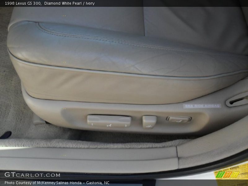 Diamond White Pearl / Ivory 1998 Lexus GS 300