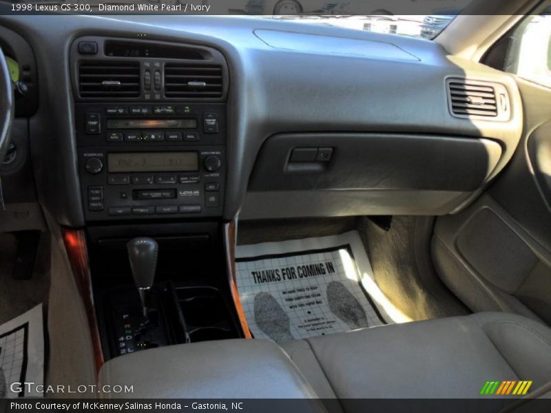 Diamond White Pearl / Ivory 1998 Lexus GS 300