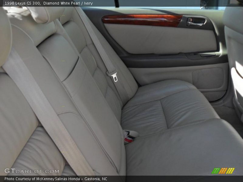 Diamond White Pearl / Ivory 1998 Lexus GS 300