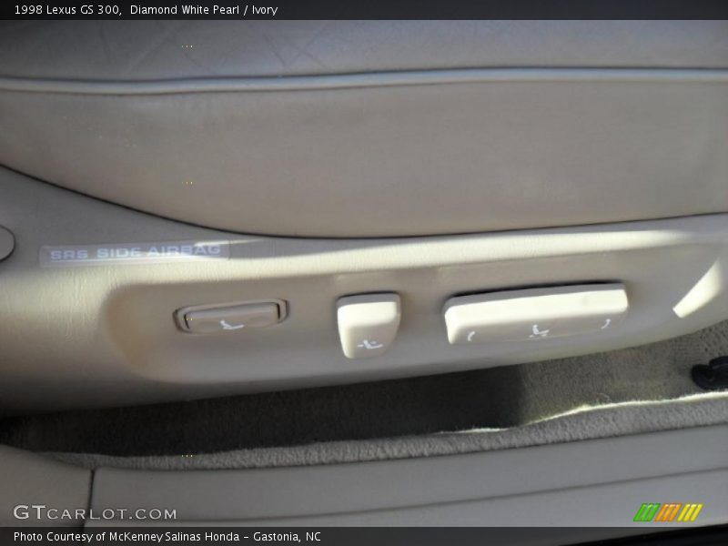 Diamond White Pearl / Ivory 1998 Lexus GS 300
