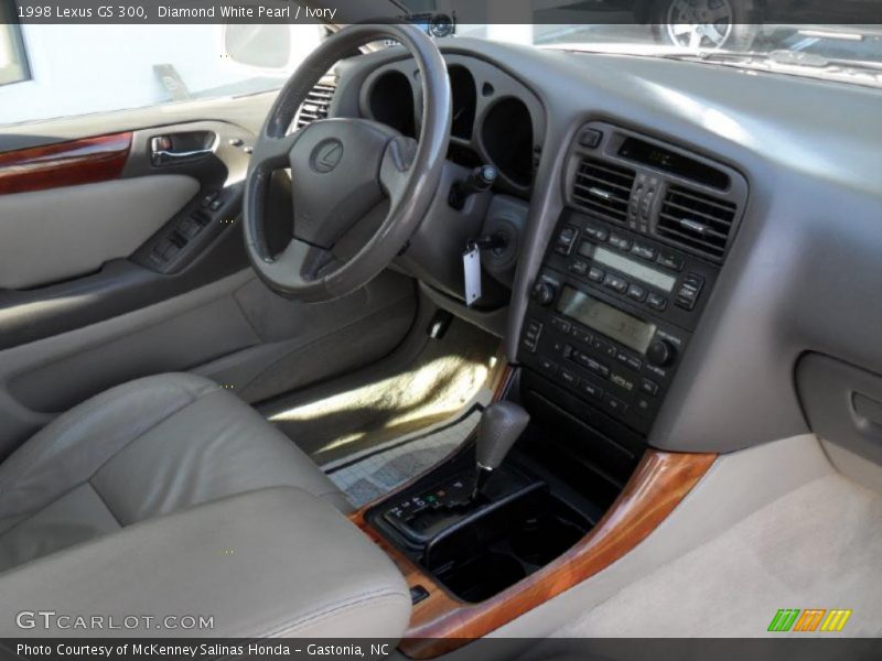 Diamond White Pearl / Ivory 1998 Lexus GS 300