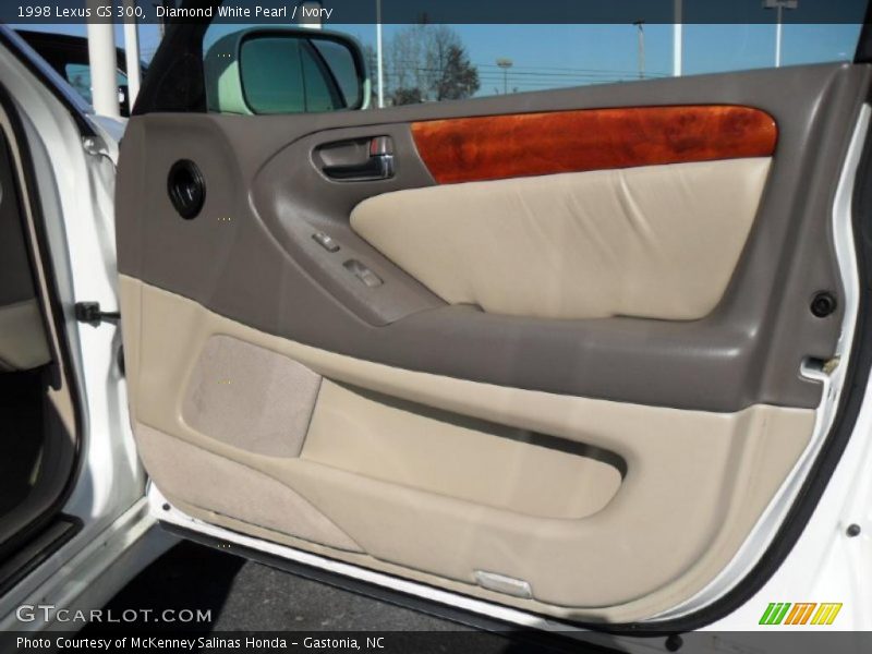 Diamond White Pearl / Ivory 1998 Lexus GS 300