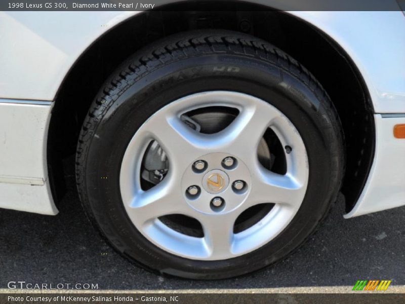 Diamond White Pearl / Ivory 1998 Lexus GS 300
