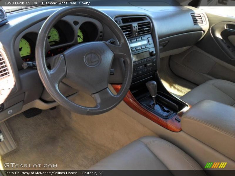 Diamond White Pearl / Ivory 1998 Lexus GS 300