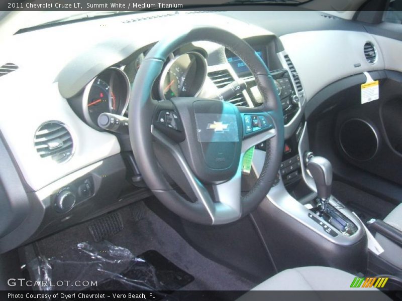 Summit White / Medium Titanium 2011 Chevrolet Cruze LT