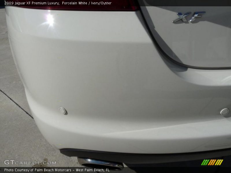 Porcelain White / Ivory/Oyster 2009 Jaguar XF Premium Luxury