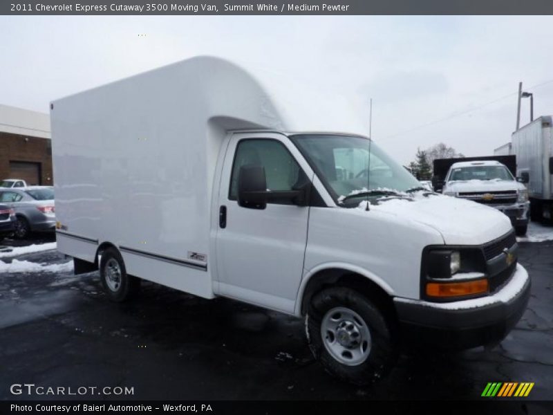 Front 3/4 View of 2011 Express Cutaway 3500 Moving Van