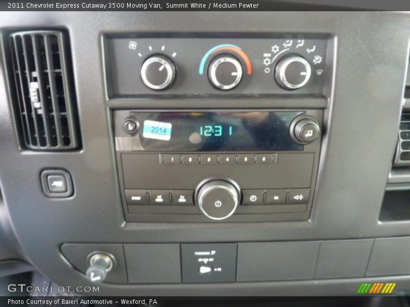Summit White / Medium Pewter 2011 Chevrolet Express Cutaway 3500 Moving Van