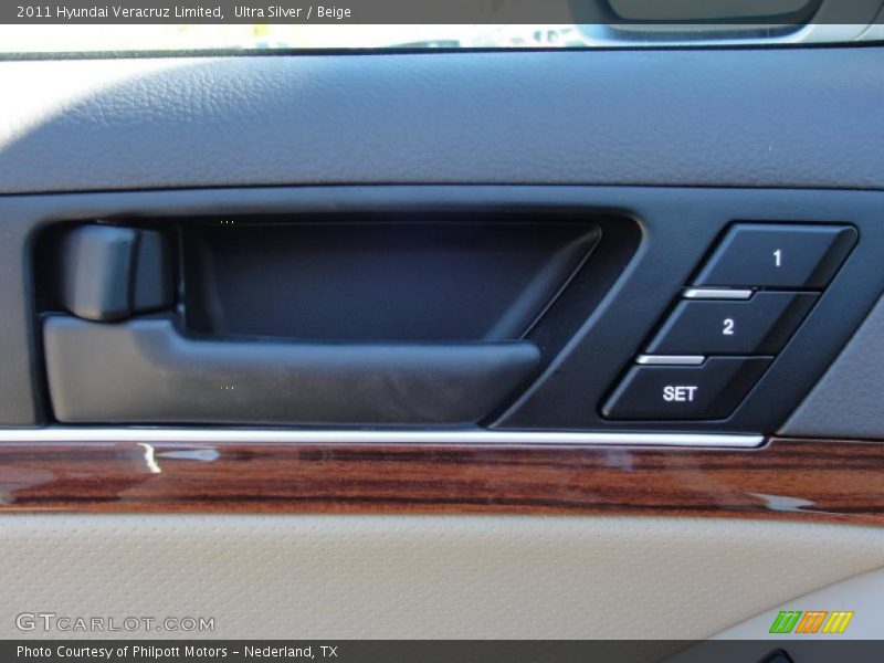 Ultra Silver / Beige 2011 Hyundai Veracruz Limited