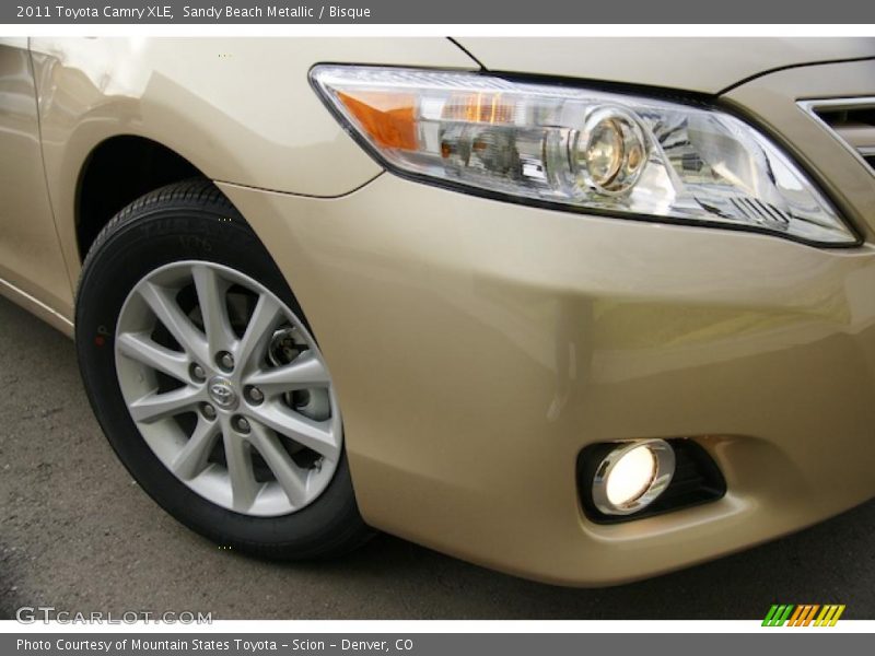 Sandy Beach Metallic / Bisque 2011 Toyota Camry XLE