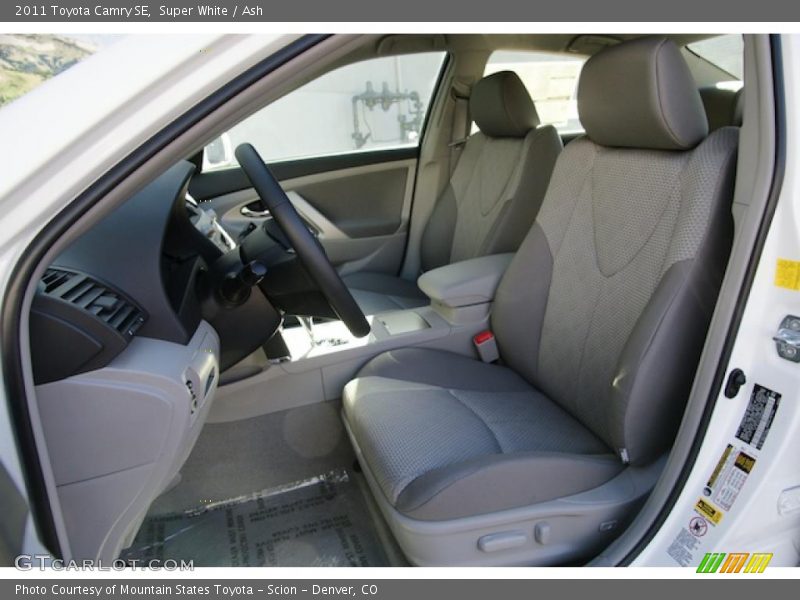 Super White / Ash 2011 Toyota Camry SE