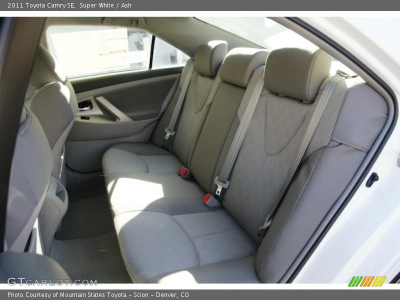Super White / Ash 2011 Toyota Camry SE