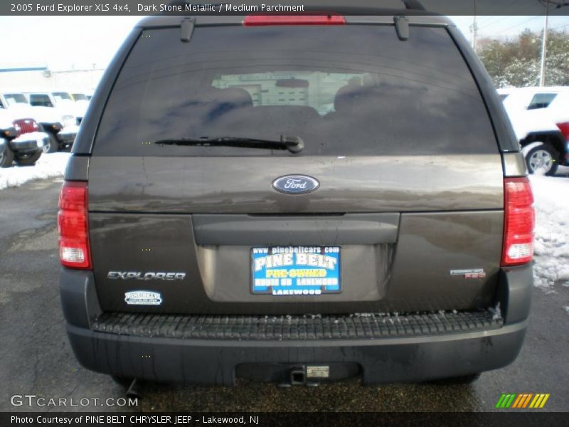 Dark Stone Metallic / Medium Parchment 2005 Ford Explorer XLS 4x4