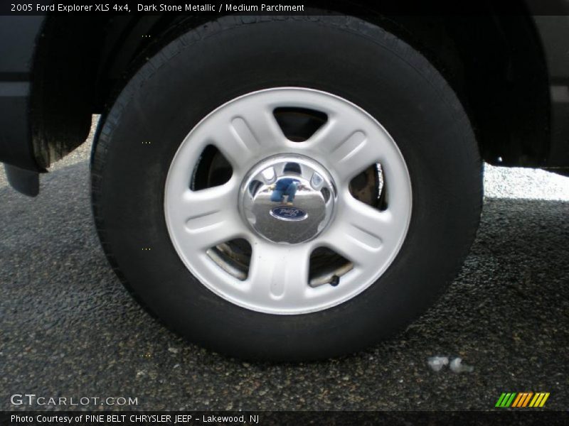 Dark Stone Metallic / Medium Parchment 2005 Ford Explorer XLS 4x4
