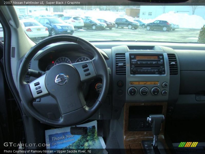 Super Black / Graphite 2007 Nissan Pathfinder LE