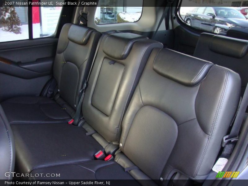 Super Black / Graphite 2007 Nissan Pathfinder LE