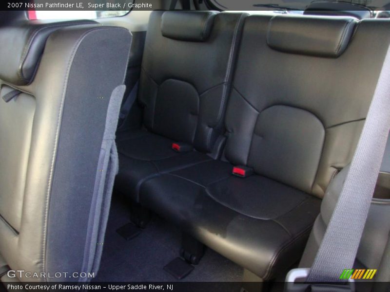Super Black / Graphite 2007 Nissan Pathfinder LE