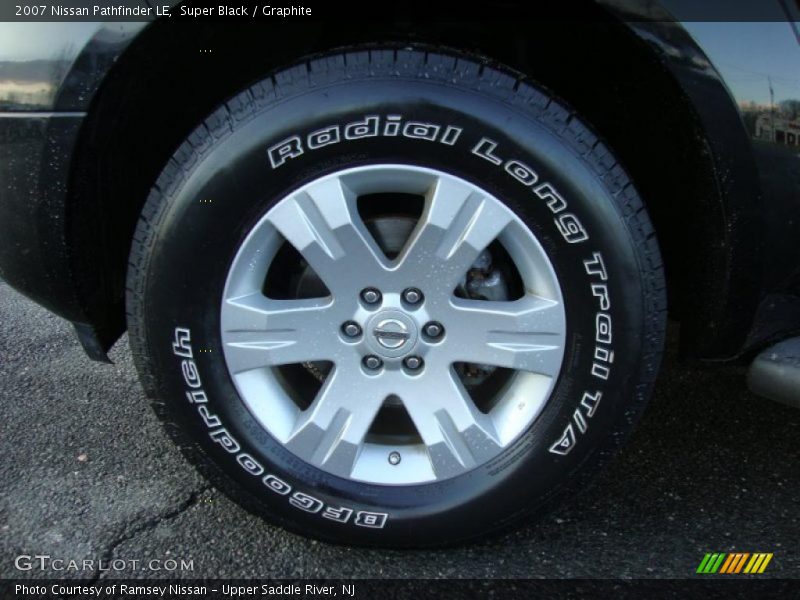 Super Black / Graphite 2007 Nissan Pathfinder LE