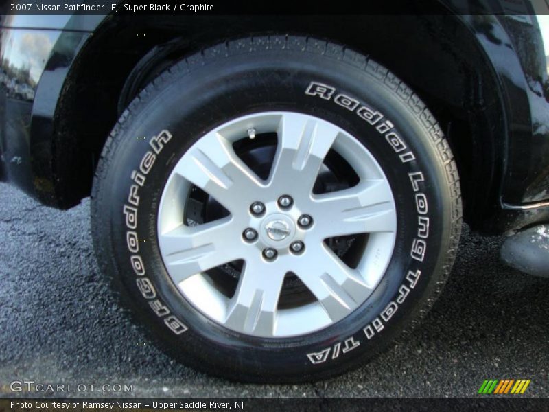 Super Black / Graphite 2007 Nissan Pathfinder LE
