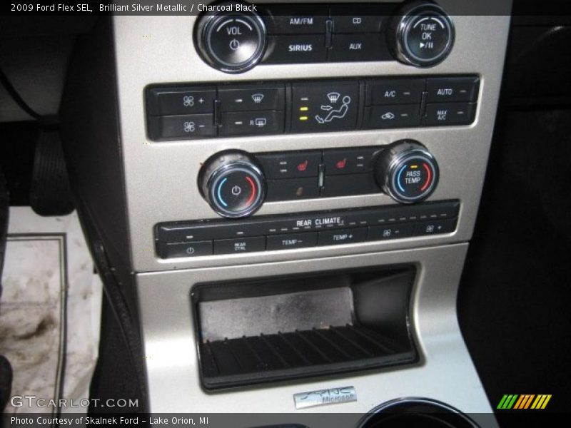 Brilliant Silver Metallic / Charcoal Black 2009 Ford Flex SEL
