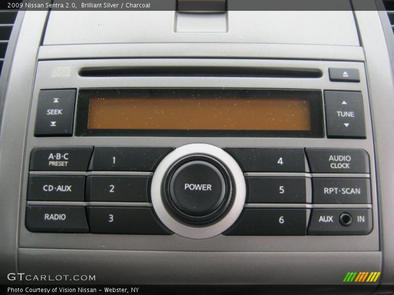 Brilliant Silver / Charcoal 2009 Nissan Sentra 2.0