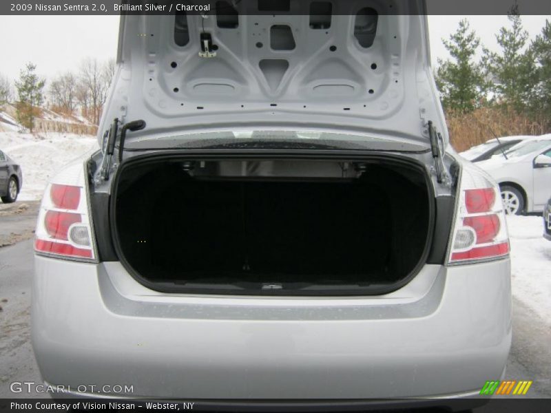 Brilliant Silver / Charcoal 2009 Nissan Sentra 2.0