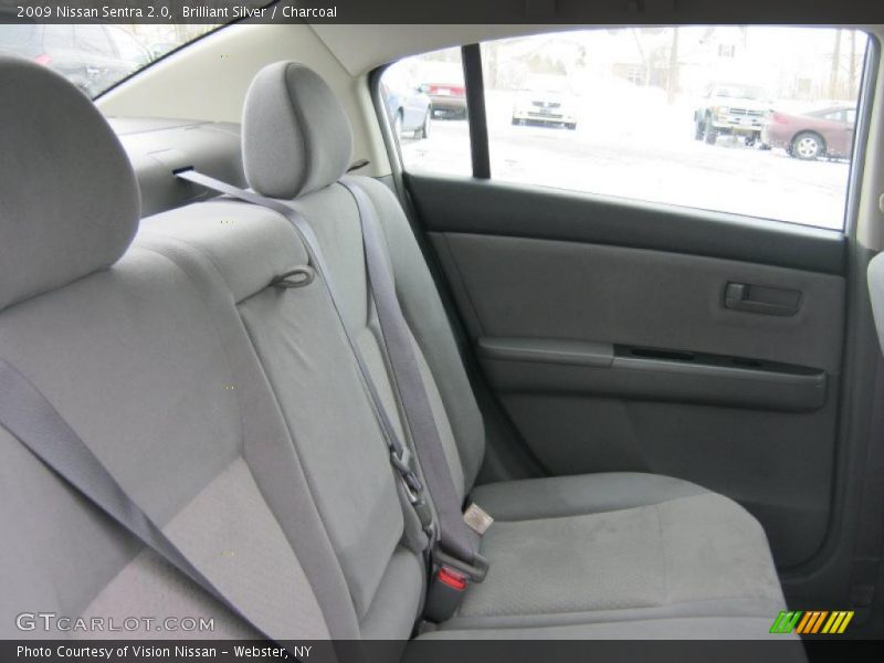 Brilliant Silver / Charcoal 2009 Nissan Sentra 2.0