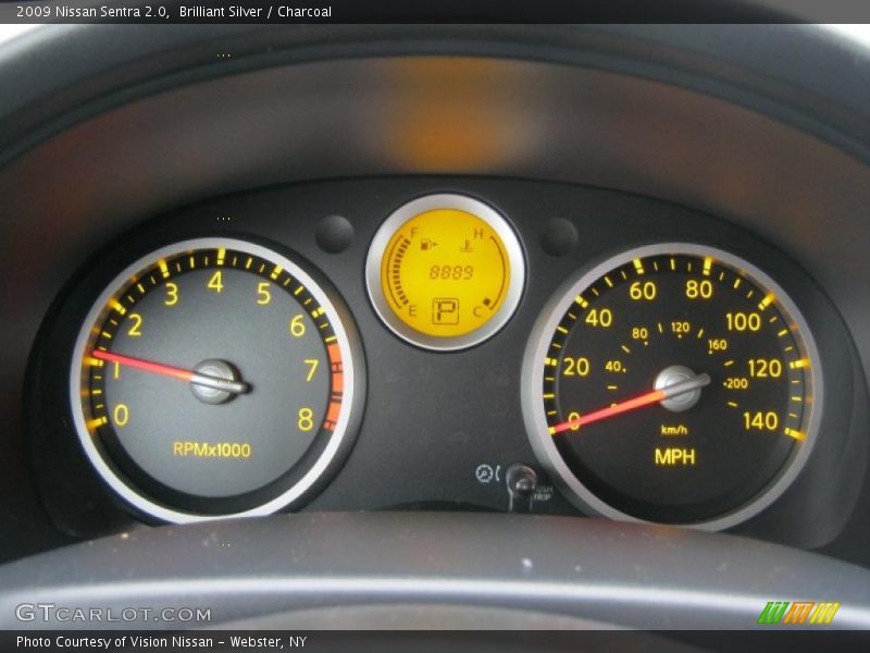 Brilliant Silver / Charcoal 2009 Nissan Sentra 2.0