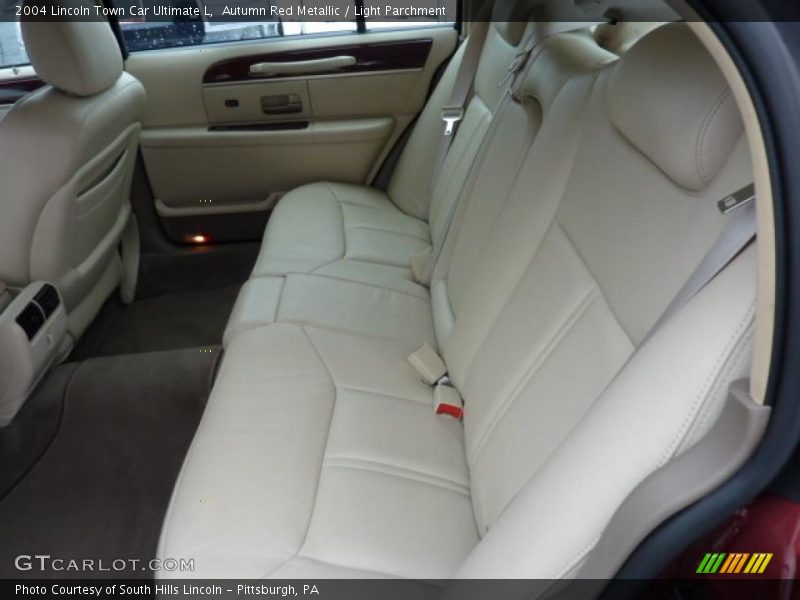  2004 Town Car Ultimate L Light Parchment Interior