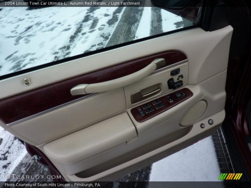 Door Panel of 2004 Town Car Ultimate L