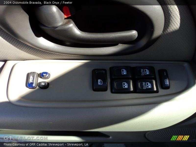 Black Onyx / Pewter 2004 Oldsmobile Bravada