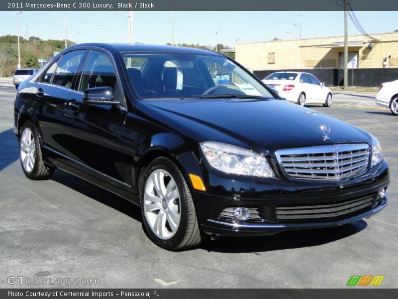 Front 3/4 View of 2011 C 300 Luxury